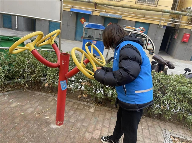 济宁市任城区越河街道古路沟社区：健身器材勤检修 保障安全暖民心